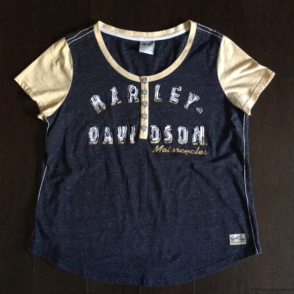 Harley-Davidson Tops - Women’s Harley Davidson shirt